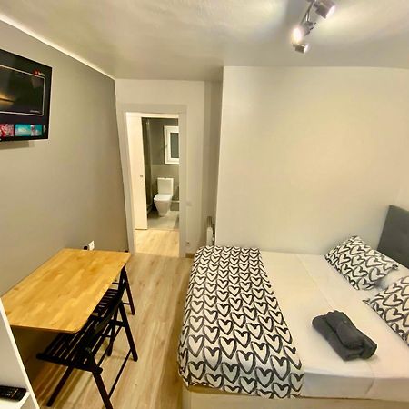Suites Nuevas Con Bano Privado Frente Al Metro St Mwc Barcelona-Fira L'Hospitalet de Llobregat Exterior foto